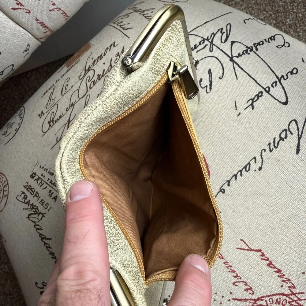 Hobo Lauren Clutch Wallet Metallic Gold Crackle Leather Kiss Lock Frame Purse